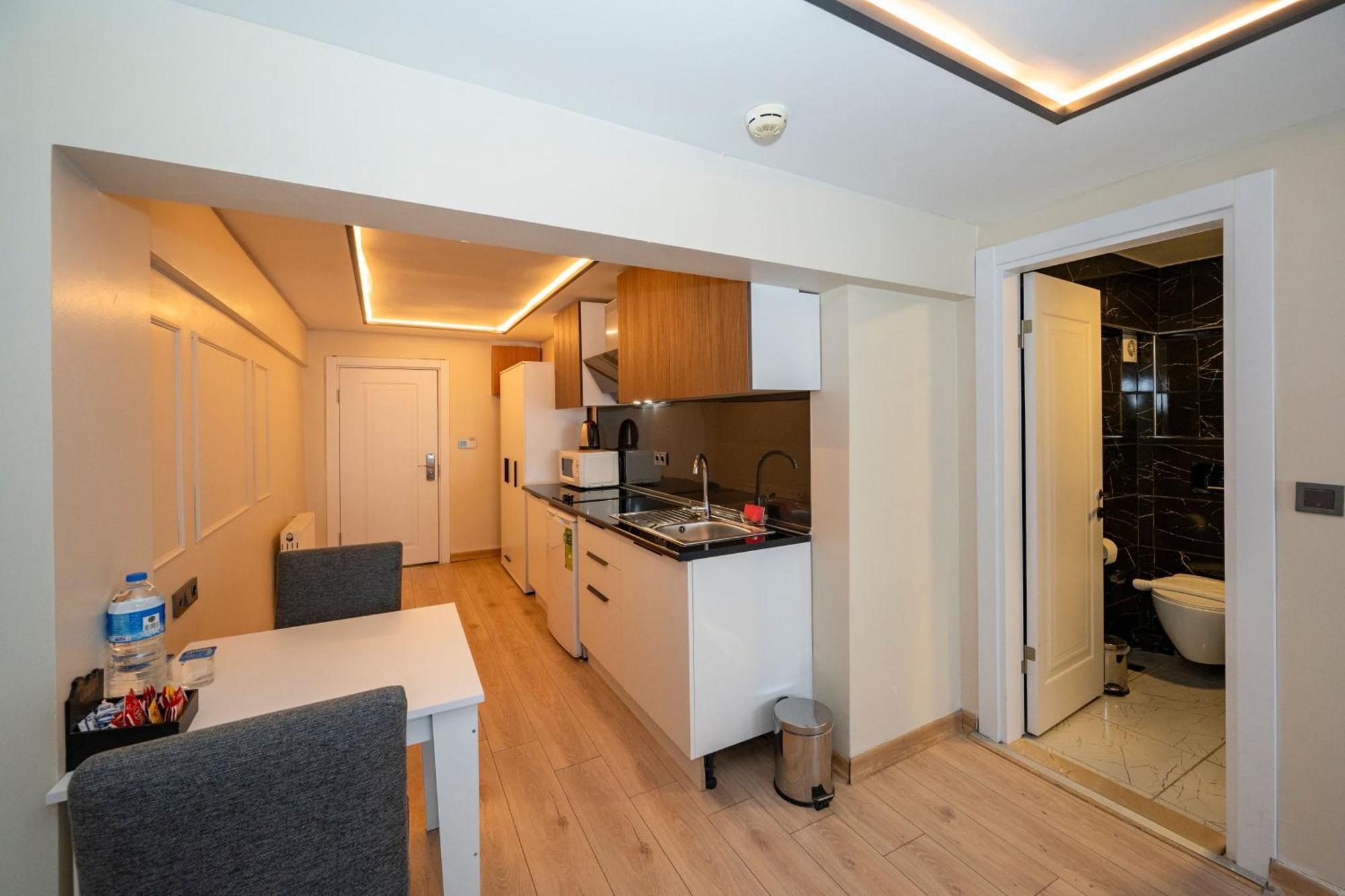 Aiza Suites Istanbul Exterior photo